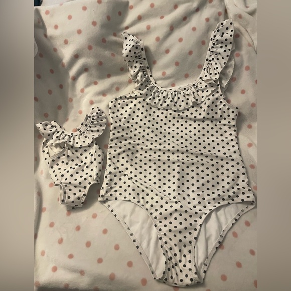 Imagine Perry family swimsuit set as seen on Jillian Harris - Picture 3 of 12